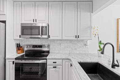 Completely Renovated & Fully Furnished! Ultra- Rare Tops'l - photo 21