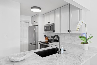 Completely Renovated & Fully Furnished! Ultra- Rare Tops'l - photo 22