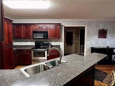Discover peaceful country living just minutes from Lake Harding - photo 2