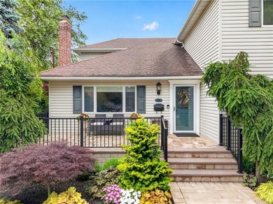 Welcome to this exceptional multi-generational property in the - photo 3