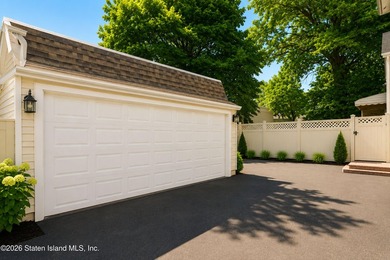 69 Chelsea St, currently the only two-family home in Tottenville - photo 3