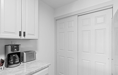 Completely Renovated & Fully Furnished! Ultra- Rare Tops'l - photo 25