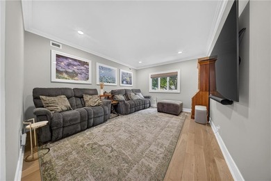 Welcome to this exceptional multi-generational property in the - photo 9