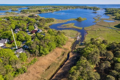 Discover the perfect blend of coastal charm and comfort in this - photo 3
