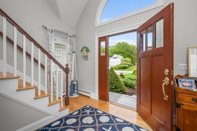 Discover the perfect blend of coastal charm and comfort in this - photo 8