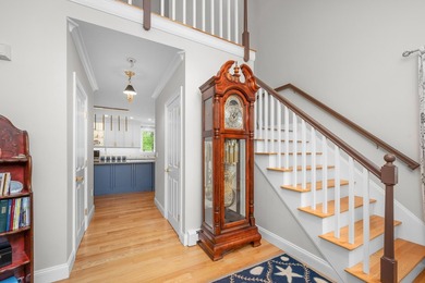 Discover the perfect blend of coastal charm and comfort in this - photo 9