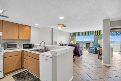 Oceanfront two-bedroom, two-bathroom condo with direct Atlantic - photo 3
