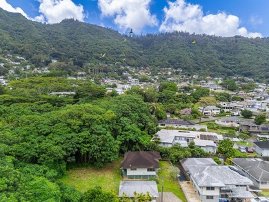 Tucked into the lush, tropical setting of Manoa Valley, this - photo 24