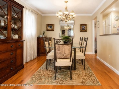 Welcome to Westerleigh! This charming 3-bedroom, 1-bath home - photo 9