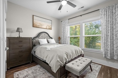 Incredible opportunity to purchase this waterfront 3 bedroom, 2 - photo 32