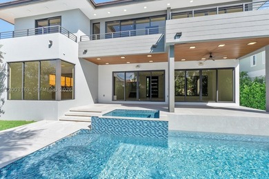 This 5 bed, 5.5 bath residence, new construction and never lived - photo 3
