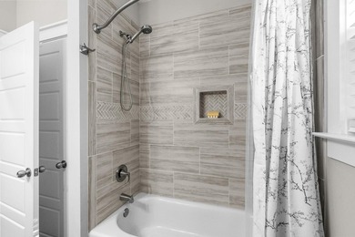 Incredible opportunity to purchase this waterfront 3 bedroom, 2 - photo 34
