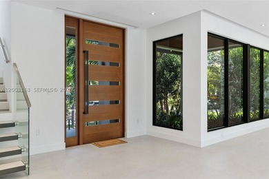 This 5 bed, 5.5 bath residence, new construction and never lived - photo 6