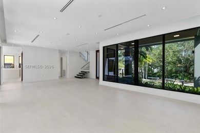 This 5 bed, 5.5 bath residence, new construction and never lived - photo 8