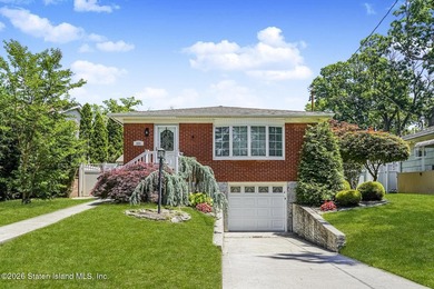 Welcome to 323 Main Street, a brick ranch set in the heart of - photo 2