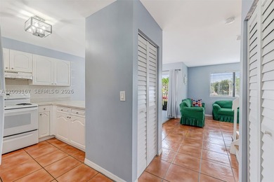 Conventional financing now available! Beautifully maintained 3 - photo 3