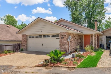 Lake Townhome/Townhouse For Sale in Shreveport, Louisiana