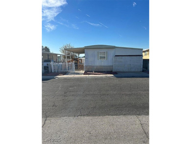 ONE Car garage ,2 Bedroom Home with a large covered deck and