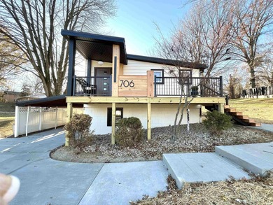 Ohio River Home For Sale in Newburgh Indiana