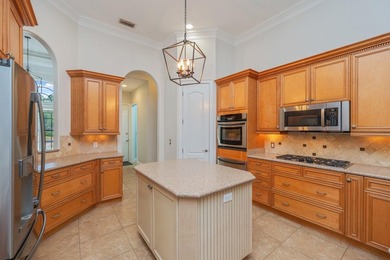 Experience refined, single-level living in the gated golf - photo 14