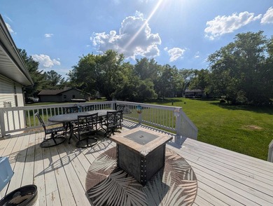Beautifully updated 4-bedroom, 2-bath ranch home located in the - photo 5