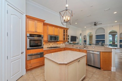 Experience refined, single-level living in the gated golf - photo 16
