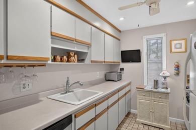 Welcome to Halcyon, a sought-after community surrounded by - photo 9