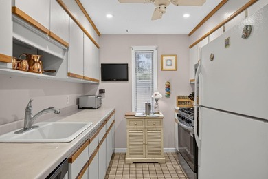 Welcome to Halcyon, a sought-after community surrounded by - photo 10