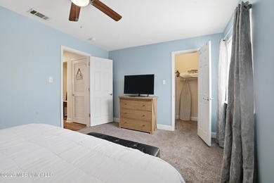 Turnkey Beachside Condo - fully furnished, active established - photo 20