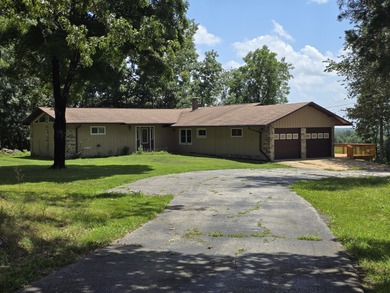 (private lake, pond, creek) Home Sale Pending in Mountain Grove Missouri