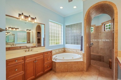 Experience refined, single-level living in the gated golf - photo 24