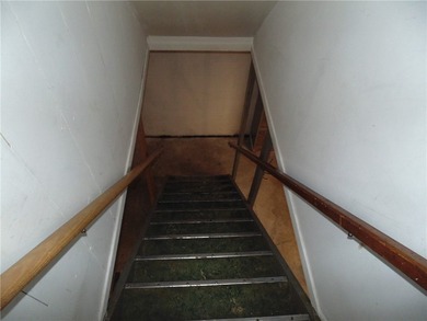 Move right into this well-maintained 4-bedroom Cape Cod in the - photo 27
