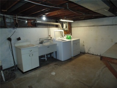 Move right into this well-maintained 4-bedroom Cape Cod in the - photo 28