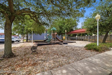 Turnkey Beachside Condo - fully furnished, active established - photo 28
