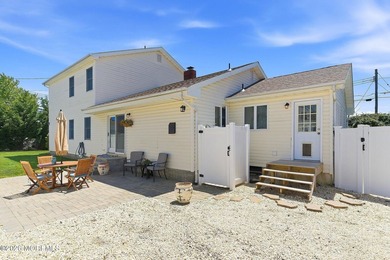Welcome to this exceptional waterfront home offering the perfect - photo 42
