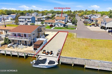 Welcome to this exceptional waterfront home offering the perfect - photo 49