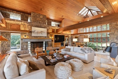 Tucked into the highly sought-after Stillmont community in - photo 8