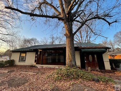 (private lake, pond, coastal) Office Sale Pending in Atlanta Texas