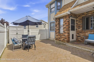 Welcome to this beautifully appointed three-bedroom Center Hall - photo 5