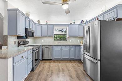 RARE OPPORTUNITY in North Palm Beach with this spacious - photo 11