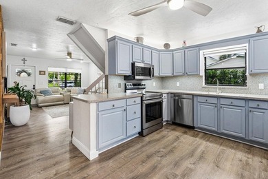 RARE OPPORTUNITY in North Palm Beach with this spacious - photo 14