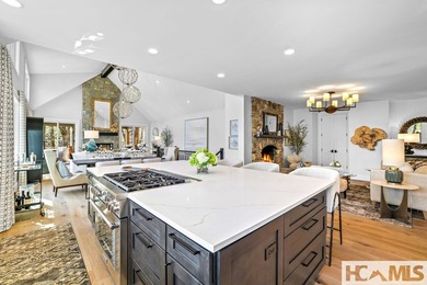 Presenting the most exquisite turnkey modern mountain home - photo 8