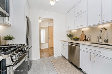 Discover sophisticated waterfront living in the heart of St - photo 8