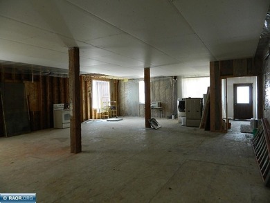 Located on Main Street in Littlefork, this building gives plenty - photo 41
