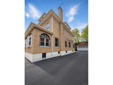Investors delight! This huge home sits on a double lot that - photo 3