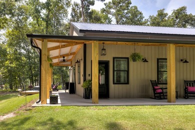 Welcome to this beautifully designed 3BR/2BA barndominium - photo 2