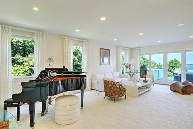 STUNNING WATERFRONT RETREAT ON THE SAKONNET RIVER. Welcome to - photo 15