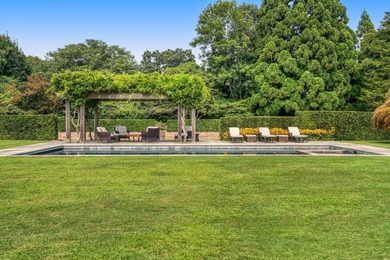 South of the highway, deep in the East Hampton Village estate - photo 16