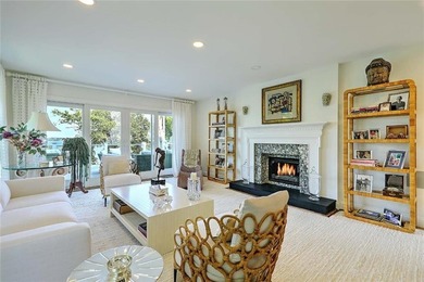 STUNNING WATERFRONT RETREAT ON THE SAKONNET RIVER. Welcome to - photo 16