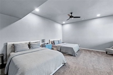 Discover the perfect blend of lakefront living and rental income - photo 17